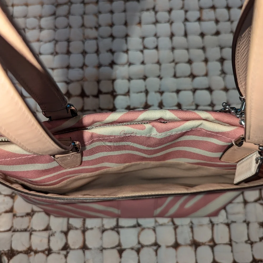 EUC Coach pink Zebra tote with her tags